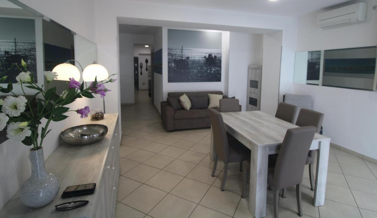 I Giganti Apartment กาญารี ภายนอก รูปภาพ