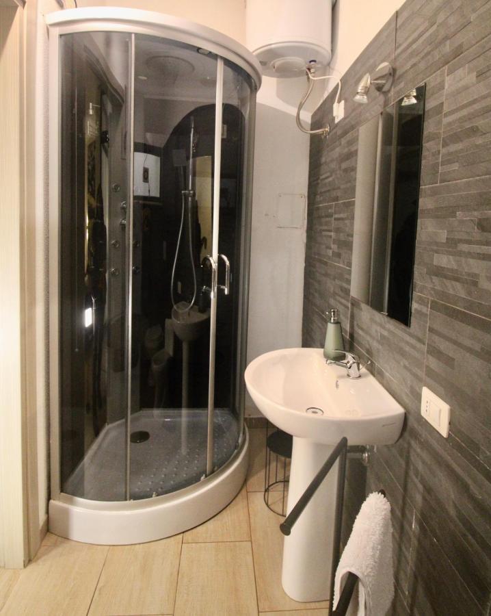 I Giganti Apartment กาญารี ภายนอก รูปภาพ