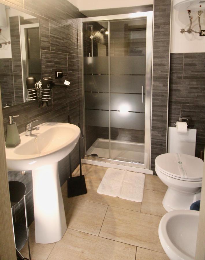 I Giganti Apartment กาญารี ภายนอก รูปภาพ